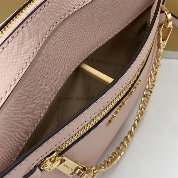 MICHAEL KORS LARGE EW ZP CHAIN XBODY POWDER BLUSH - Picture 8 of 16